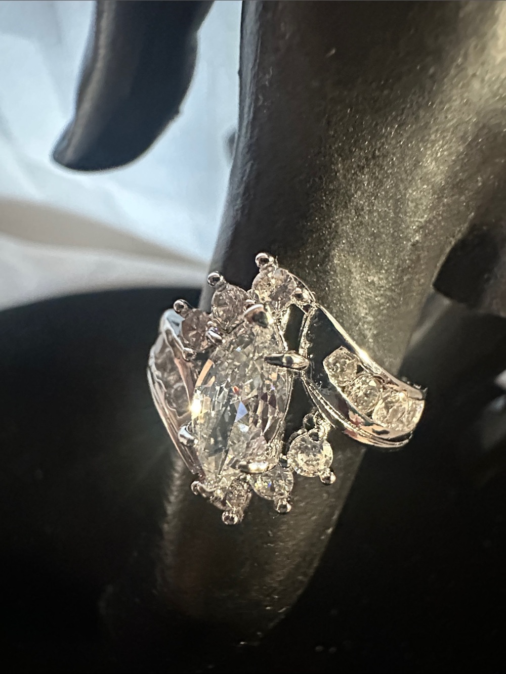 BEAUTIFUL SILVER CZ RING